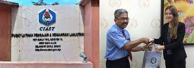 Angkat barbell tersebut ke atas hingga tangan kita lurus. Sulita Levaux A Twitter Very Fruitful Meeting With Jamil Bin Yahya Deputy Director At Pusat Latihan Pengajar Dan Kemahiran Lanjutan Ciast Https T Co Gyt3bewjfq Https T Co Yyw5mwyyh0