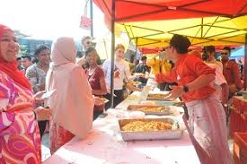 Sekiranya anda, seorang warganegara malaysia yang cukup syarat kelayakan dan berumur tidak kurang daripada 18 tahun pada tarikh tutup iklan jawatan adalah dipelawa untuk memohon bagi mengisi kekosongan jawatan tetap atau kontrak yang diiklankan. 50 000 Pengunjung Banjiri Sambutan Rumah Terbuka Aidilfitri Di Maps 15 Jun 2018