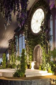 The Interior Of This Tent Is Decorated To Create An Enchanted Awe Inspiring Ceremony Location Lieu Mariage Theme Mariage Elfique Theme Mariage