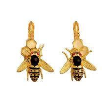 Boucles D Oreilles Apres Les Curieux Insectes Les Nereides Lance La Collection Sur La Ruche Et Ses Abeilles Aux Lignes Les Nereides Bijoux Createur De Bijoux