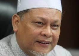 Datuk Nik Mohd. Amar Abdullah Archives