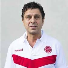 Daktari wa club ya Stade de Reims ya Ligi Kuu nchini Ufaransa Bernard  Gonzalez amejiua baada ya kugundua kuwa ana maambukizi ya virusi Hatari vya  corona, Gonzalez alikuwa ni Daktari wa club