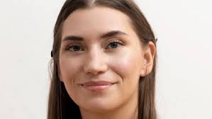 Elise Moon's Instagram, Twitter & Facebook