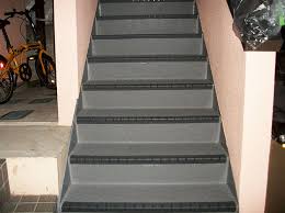 足立区マンション共用階段の長尺シート工事の施工事例 20150140 外壁塗装 屋根塗装 外装リフォームを東京都 埼玉県 千葉県 神奈川県で依頼するなら外壁塗装ラボへ 外装リフォーム シート 工事