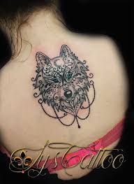 Tatouage tete de loup idée tatouage avant bras tatouage géométrique modele tatouage tatouage homme dessin tatouage loup mandala loup tribal loup 8 inspirations de tatouage de loup le tatouage de loup est certainement l'une des symboliques les plus anciennes qui soient… Tatouage Tete De Loup Type Mandala Perles Feminin Dos Colonne Vertebrale Type Mandala By Lys Ta Salon De Tatouage Tatouage Tete De Loup Tatouage Loup