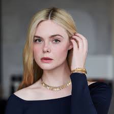 El collar de Cartier que llevó Grace Kelly en 1956 (y Carolina de Mónaco 60  años después), la inspiración detrás de la joya que ha lucido Elle Fanning  en la Met Gala