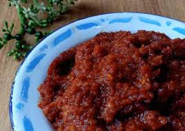 1 sendok teh terasi goreng 50 gram gula merah 1 sendok teh garam. Bagaimana Menyiapkan Sambel Terasi Matang Anti Gagal Bumbu Bunda