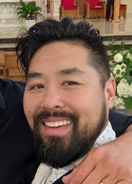 4 Reasons Why A Professional Headshot is better than a selfie!