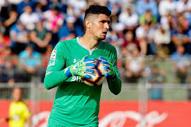 Juega como guardameta y su equipo actual es universidad católica de la primera división de chile. El Chapa Esta Preocupado Por La Posible Partida De Matias Dituro