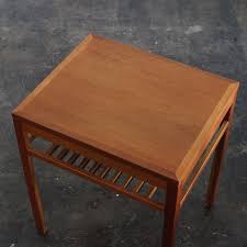 vintage side table デンマークで買付けたシンプルなサイドテーブル ソファサイド ベッドサイド等 様々なシーンでフレキシブルにご使用頂けます 家具 ヴィンテージ 北欧 テーブル デザイン アンティーク デンマーク イギリス コーヒーテー サイド