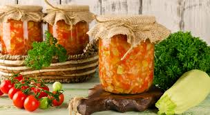 Prima di tutto mescolate insieme la carne macinata, le fette di pane ammorbidite in acqua e strizzate, l'uovo, il grana, le olive nere sminuzzate, i capperi dissalati tritati, il latte, il sale. Marmellate Di Verdure 5 Ricette Aia Food