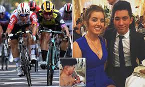 Als een slangenmens kronkelde caleb ewan naar de zege. The Incredible Sacrifice Behind Underdog Australian Cyclist Caleb Ewan S Tour De France Victory Daily Mail Online