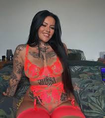 Niamh Velvet - Captivating Nude Galleries - Pure Seduction