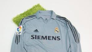 Real madrid club de futbol page on flashscore.com offers livescore, results, standings and match details (goal scorers, red cards make a qualifying deposit (min $10), place bets to deposit value, once they are settled, matched amount in bet credits available to use. Roberto Carlos Real Madrid Match Worn Shirt Liga 2005 2006 Charitystars