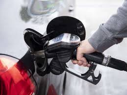 Winterdiesel ist ein dieselkraftstoff, dem additive zugemischt sind, die das ausflocken von paraffinen bei niedrigeren temperaturen reduzieren. Winterdiesel Das Sollten Autofahrer Bei Niedrigen Temperaturen Beachten Auto