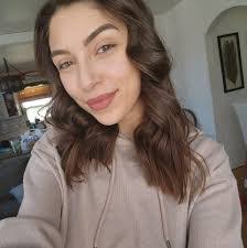 Danielle Schultz's Instagram, Twitter & Facebook