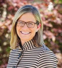 Kelly Carty's Instagram, Twitter & Facebook