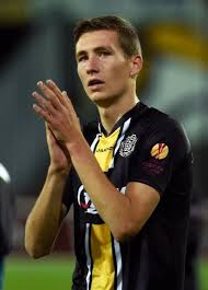 Hans Vanaken Sterkhouder Bij Sporting Lokeren En Erg Gegeerd Op De Belgische Transfermarkt Mannen Voetbal Sporter