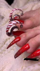 Every woman wants her fingers to look their best. Russian Elf Shoe Long Toenail Acrylics Thanksihateit