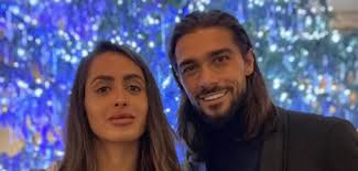 Julien Guirado En Couple Avec Marine El Himer Son Message En 2020 Tele Realite Un Homme Extraordinaire Couple
