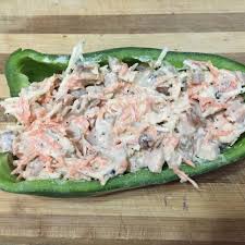 Se amesteca maioneza cu pieptul de pui si castravetele murat. SalatÄƒ De CruditÄƒÈ›i Cu Piept De Pui È™i MaionezÄƒ Este Cea Mai BunÄƒ Dcnews