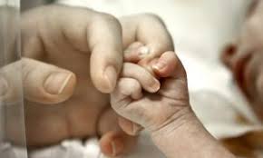 Azan dan iqamah dihasilkan adalah untuk umat islam sejagat. 4 Cara Menyambut Kelahiran Bayi Menurut Islam Ikut Adab