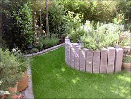 Ihre gartenanlage unterliegt keiner norm sondern gestaltet sich nach ihren gefühlen, ihren vorstellungen, unterstützt durch unsere kompetenz bezüglich baubarkeit und. Hochbeet Aus Porphyr Naturstein Garten Und Landschaftsbau Schouten Garten Landschaftsbau Natursteine Garten Landschaftsbau