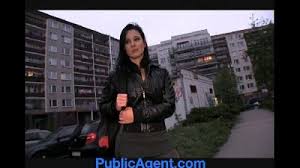 You will be able to choose the vending woman and know her in real time, seeing her via webcam. Publicagent Britbuster Com