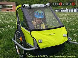 Test De La Remorque Velo Enfant B Twin 500 Matos Velo Actualites Velo De Route Et Tests De Materiel Cyclisme