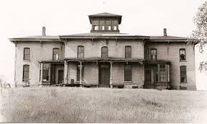 Wi Eureka Foote Mansion C 1947 Home Of Foote Families The Floor Plan Was Of 2 Identical Sets Of 15 Rooms With A Hall In The Center Mansions Omro Eureka