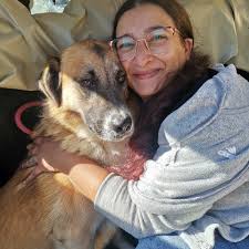 Mi dovete fare una cortesia. Quando vedete un appello dovete essere SERI.  Dietro un appello ci sta un essere vivente che sta vivendo in un box i suoi  giorni in attesa che