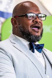 Devon Morales's Instagram, Twitter & Facebook