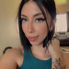 What groups or clubs are available in Moses Lake to meet people and get  involved?