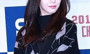 She was raised in busan until she signed with fnc in 2009. Kwon Mina Kpop Reporter K Pop Breaking News And Gossip