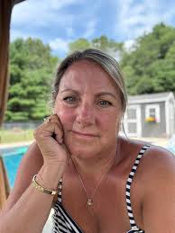 How to get rid of puffiness under the eyes?