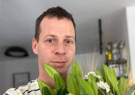 סוכם מראש שנשדר את הכתבה במוצש, לא היתה לי ברירה, הייתי מחויב לסיכום. 9udbhgv Vm X7m