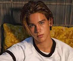 Dylan and paris are the two youngest children of actor pierce brosnan, most famous for playing james bond in four films from 1995 to 2002. Paris Brosnan Bio Facts Family Life Of Pierce Brosnan S Son