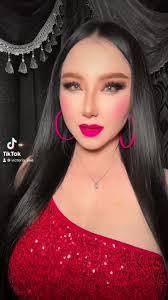 Victoria Vann's Instagram, Twitter & Facebook