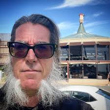 Happy Birthday to our resident restaurant artist, our go-to band member for  all things creepy @thecreepycreeps and our great friend @davewarshaw! Head  to his shop this week to show some love @warshawsprovisions