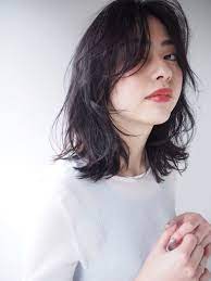 レイヤーを入れたミディアムスタイル くびれミディ は色気アップ確実な最新のモテヘア 今回はくびれミディのヘアカタログと簡単アレンジをご紹介します オルチャン ヘアスタイル モテ ヘア 編み込みショートヘア