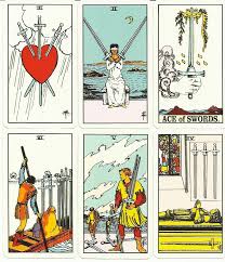 22 kartu disebut arcana mayor dan 56 kartu disebut arcana minor. Priskha S Tarot Notes 2015
