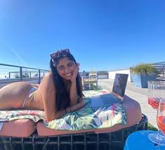 Ass queen : rDesi_NRIs