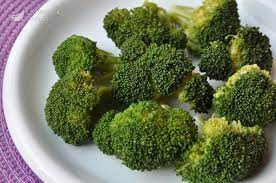 Quando l'acqua inizia a sobbollire, metti i broccoli nel. Ricetta Broccoli A Vapore Al Microonde Le Ricette Dello Spicchio D Aglio