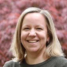 Danielle Kepler's Instagram, Twitter & Facebook