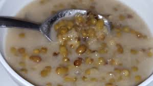 Melalui akun twitter @collegemenfess, warganet ini menceritakan pengalaman unik tatkala membuat sajian bubur kacang hijau. Bubur Kacang Ijo Cookbakeeathappy