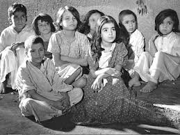 مغنية وممثلة مصرية، اسمها بالكامل (نجاة محمد محمود حسني)، ولدت في مدينة القاهرة في عام 1938، تبناها الفنان المصري (محمد عبدالوهاب)، كما شجعها والدها على الغناء حيث تدربت منذ سن التاسعة عشر على حفظ أغاني. Ø¬Ø±ÙŠØ¯Ø© Ø§Ù„Ø¬Ø±ÙŠØ¯Ø© Ø§Ù„ÙƒÙˆÙŠØªÙŠØ© Ù†Ø¬Ø§Ø© Ø§Ù„ØµØºÙŠØ±Ø© ØµÙˆØª Ø§Ù„Ø­Ø¨ 14 15