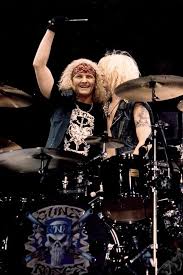 Matt sorum has recalled the surprise, pride and anger that went with being a member of guns n' roses in the 1990s. Retro Matt Sorum Duff Mckagan Guns N Roses Sudamerica Facebook