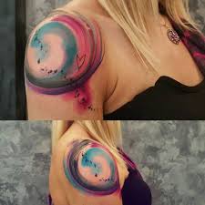 Firstly, it is a rather large area, so big pieces fit well. Watercolor Tattoo Watercolor Abstract Style Tattoo On The Right Shoulder Tattoo Tattooviral Com Your Number One Source For Daily Tattoo Designs Ideas Inspiration
