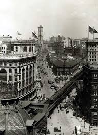 Herald Square 1909 Skyscraper Beyond Is Ny Times Building In Times Sq Cars Have Replaced Horses New York Architecture New York City New York Pictures