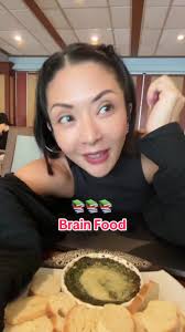 Study Mode Mukbang: Spinach Gorgonzola Dip & Crustini Bread